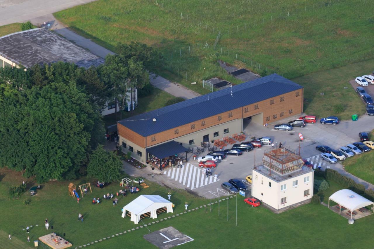 Penzion Na Letisku - Areal Sky Park Trenčín Zewnętrze zdjęcie